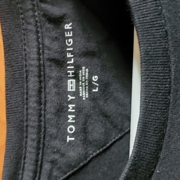 NWOT Tommy Hilfiger: Men's Tino Logo T-Shirt, Navy, Large - Picture 3 of 5